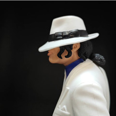 Michael Jackson White Suit PVC Figure Collectible Display Model Statue