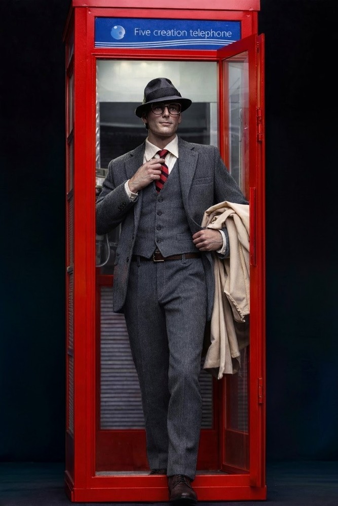 FIVETOYS 1/6 Red Telephone Booth ONLY. Figures Not Included.
