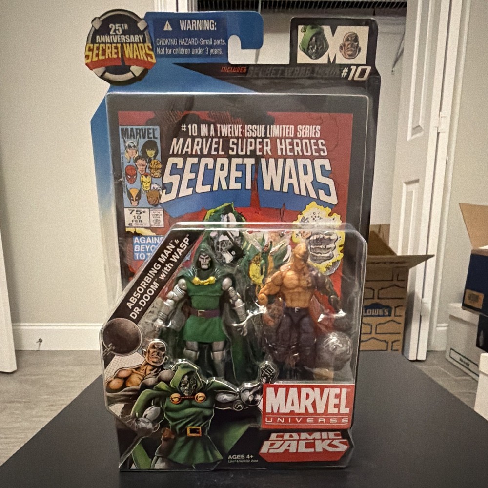 Marvel Universe Comic Packs Secret Wars #10 Absorbing Man & Dr. Doom + Comic