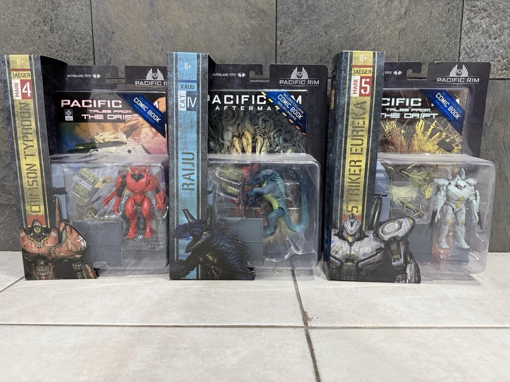 Pacific Rim Striker Eureka 4″ Action Figure with Comic Book Jaeger, kaiju