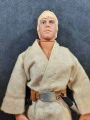 1992 Hasbro Star Wars Luke Skywalker 12″ Action Figure with Lightsaber