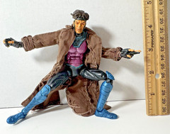 ToyBiz Marvel Legends Series IV X-Men Gambit Action Figure with Removeable Coat