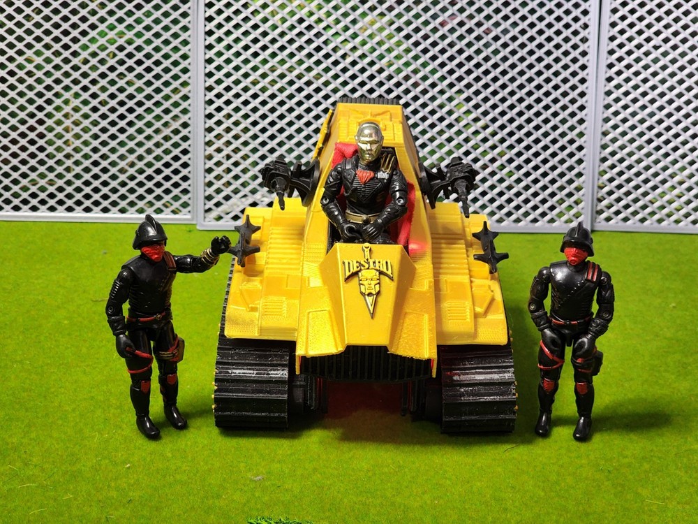 G.I. Joe DESTROs GOLD Tripple T With LEDs And Moving Threads 3.75″ Scale.