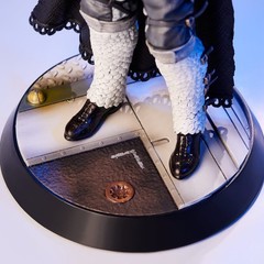 Numskull Destiny 2 The Crow 10” Statue Official Game Figure NEW Sealed NIB