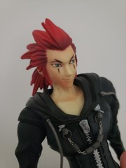 Kingdom Hearts II Kairi and Axel Play Arts Action Figures Square Enix Disney