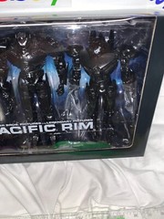 SDCC 2014 Neca Exclusive Pacific Rim “End Credits” Jaeger 3 Pack