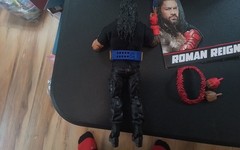 WWE Ultimate Series #14/Elite Roman Reigns,Bloodline & Head Of Table T-Shirts!!!