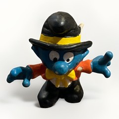 Smurf Figurine Smurfs Magic Man Magician 1981 Vintage Schleigh Peyo Hong Kong