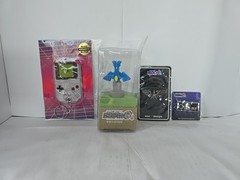 Arcade Block Exclusive Lot of 4 – Zelda Block, Nintendo Remote, Gameboy, Pin