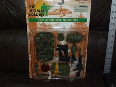 ULTIMATE SOLDIER WEAPON SETS 82ND AIRBOURNE INFANTRY 1/6TH SCALE on card