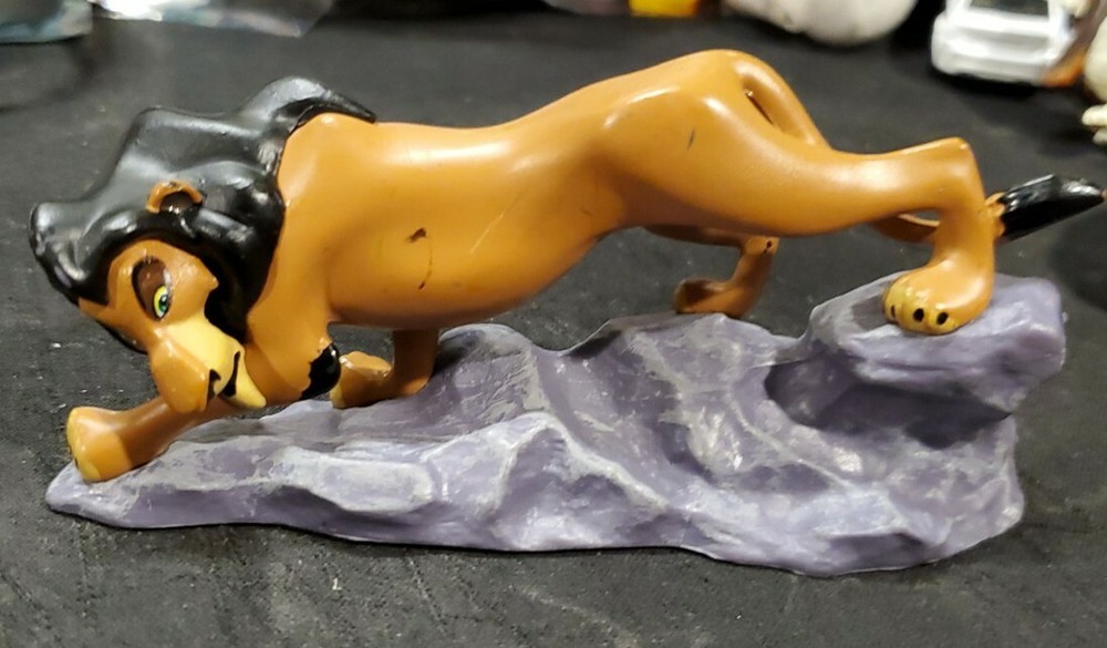 Disney The Lion King Scar 3-Inch PVC Figure [Prowling Loose] on a Rock