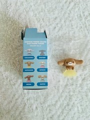 cinnamoroll and friends surprise peeker charm mini phone figure – cappuccino
