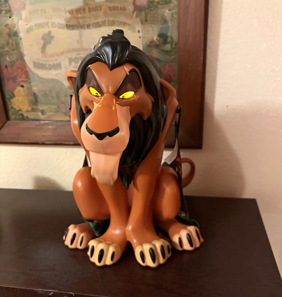 Disney The Lion King Scar Light-Up Eyes brand new 2026 special edition