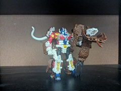 Transformers Age of the Primes Leader Class Maximal Big Convoy