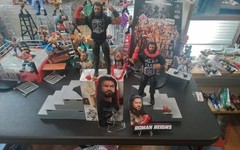 WWE Ultimate Series #14/Elite Roman Reigns,Bloodline & Head Of Table T-Shirts!!!