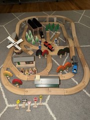 100 Piece SET ! THOMAS FRIENDS TRAIN WOODEN RAILWAY 1992 , #99402 !