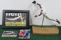 ANDRUW JONES – 2004 McFarlane figure + 2 cards 2002 & 2023 & frame pic. – Braves