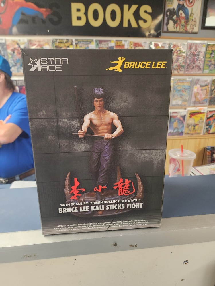Bruce Lee Kali Sticks Fight 1/6th Scale Statue By Star Ace. Never Opened