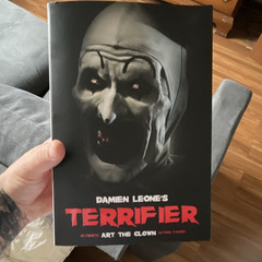 NECA Ultimate Terrifier Art the Clown Action Figure w/ Hands Weapons Accessories