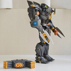 STRIKER EUREKA JAEGER MOVABLE ACTION FIGURE LUMINOUS MARK-5 PACIFIC RIM TOYS NEW