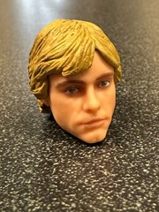 STAR WARS BLACK SERIES 6″ Scale SKYWALKER STRIKES (HEAD ONLY) MINT (LUKE) Hasbro