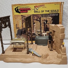 Vintage 1982 Indiana Jones – Well of Souls -WITH BOX!!! (2 bonus figures) Kenner