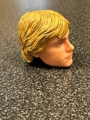 STAR WARS BLACK SERIES 6″ Scale SKYWALKER STRIKES (HEAD ONLY) MINT (LUKE) Hasbro