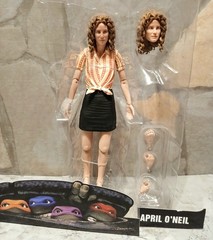 NECA Teenage Mutant Ninja Turtles Farm House April O’Neil 1990 Movie 7” TMNT