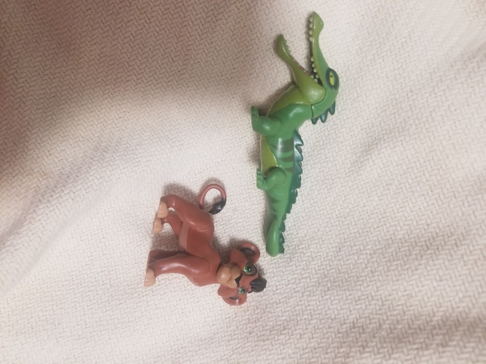 disney the lion guard lion king maku makuu croc crocodile gator figure toy vr