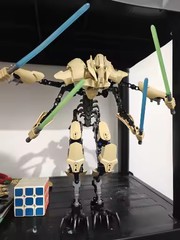 32cm KSZ714 Star Toy Anime General Robot Grievous With Lightsaber Hilt Combat.