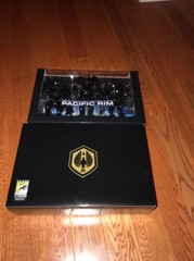 SDCC 2014 Neca Exclusive Pacific Rim “End Credits” Jaeger 3 Pack
