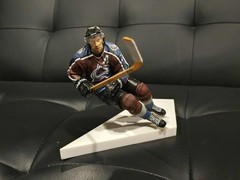 PETER FORSBERG Colorado Avalanche McFarlane NHL Series 7 Figure Toy LOOSE
