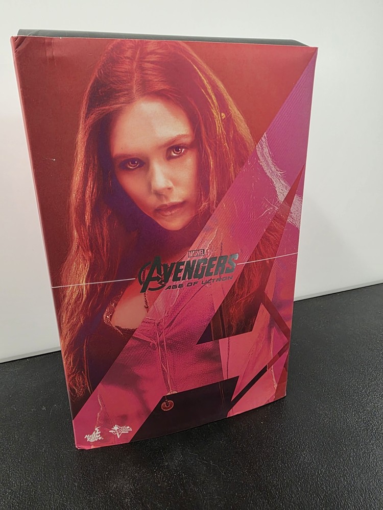 Hot Toys Avengers Age of Ultron Scarlet Witch 1:6 Action Figure