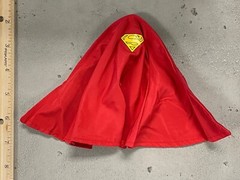 SU-MF-C-SUP2: 1/12 Two Tone Red Wired Cape with logo for 6″~7″ DC Superman