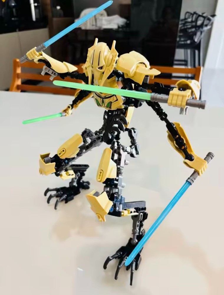 32cm Star General Grievous Action Figure with Lightsaber Building Blocks Toy
