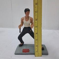 Vintage Rare Kenny International Figurine Bruce Lee W Chinese Symbol Collectible