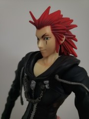Kingdom Hearts II Kairi and Axel Play Arts Action Figures Square Enix Disney