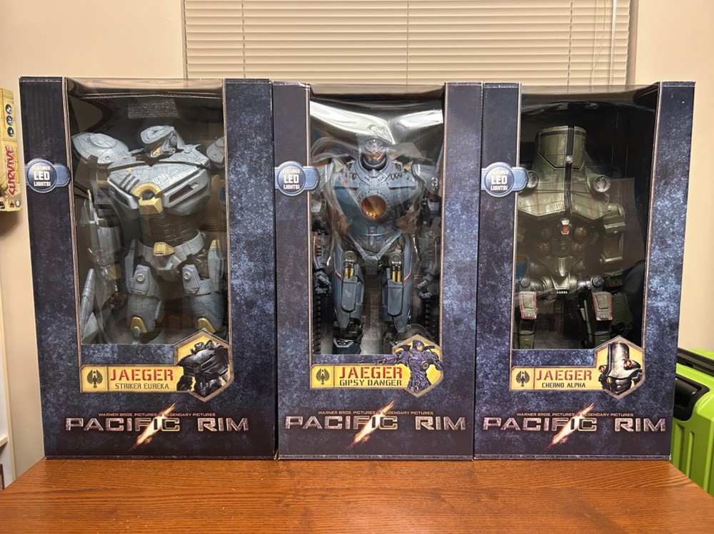Set of 3 Pacific Rim 18 inch Jaegers NECA SEALED BNIB Price includes shipping