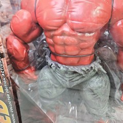 Diamond Select Marvel Select Red Hulk 2019 9″ Adjustable Action Figure Read