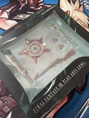 2008 SQUARE ENIX FIGURE FINAL FANTASY VII PLAY ARTS – ARMS WEAPONS SET – NEW