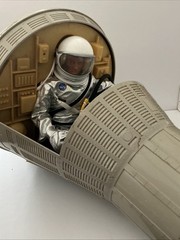 1/6 Scale HASBRO G.I. JOE ASTRONAUT AND UNITED STATES US SPACE CAPSULE