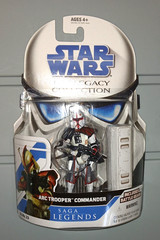STAR WARS SAGA LEGENDS 23 ARC TROOPER COMMANDER FIGURE NEW SEALED 2009