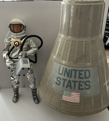 1/6 Scale HASBRO G.I. JOE ASTRONAUT AND UNITED STATES US SPACE CAPSULE