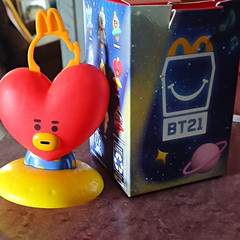 BT21 TATA Figurine Collectible with BT21 Box – Music Industry