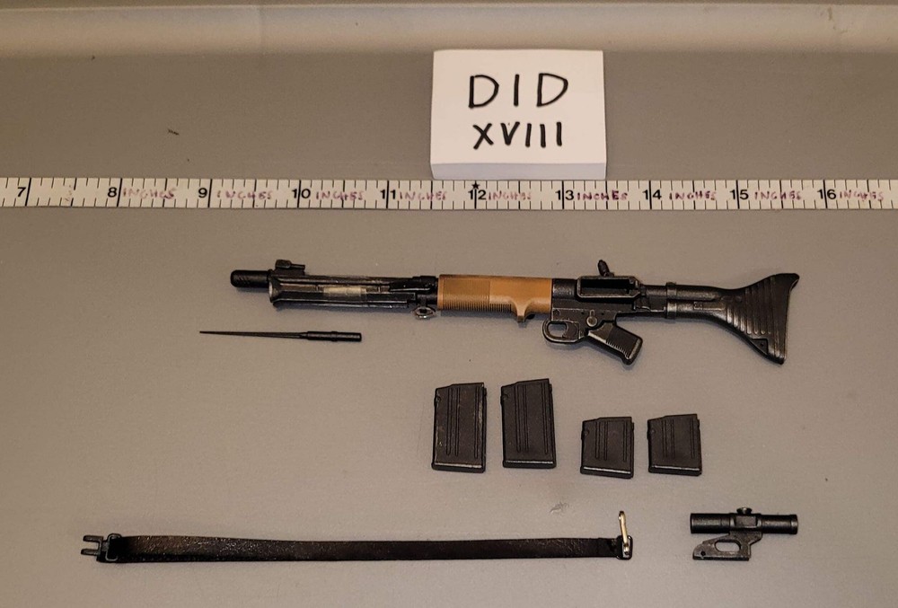 1:6 Scale WWII German FG-42 Set – ZY Toys