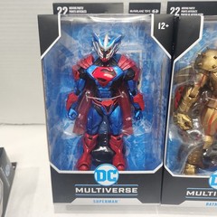 McFarlane DC Multiverse Black And GOLD HELLBAT Batman Armored Suit Superman Set