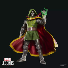 Marvel Legends Series Emperor Doom, Fantastic Four Comics 6-Inch Action Figure