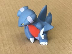 B. 2009 Pokemon Finger Puppet Gabite Figure Gotta Catch Them All Nintendo Banda