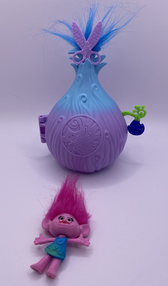 Disney Trolls Poppy’s Hair Salon Beauty Shop Playset