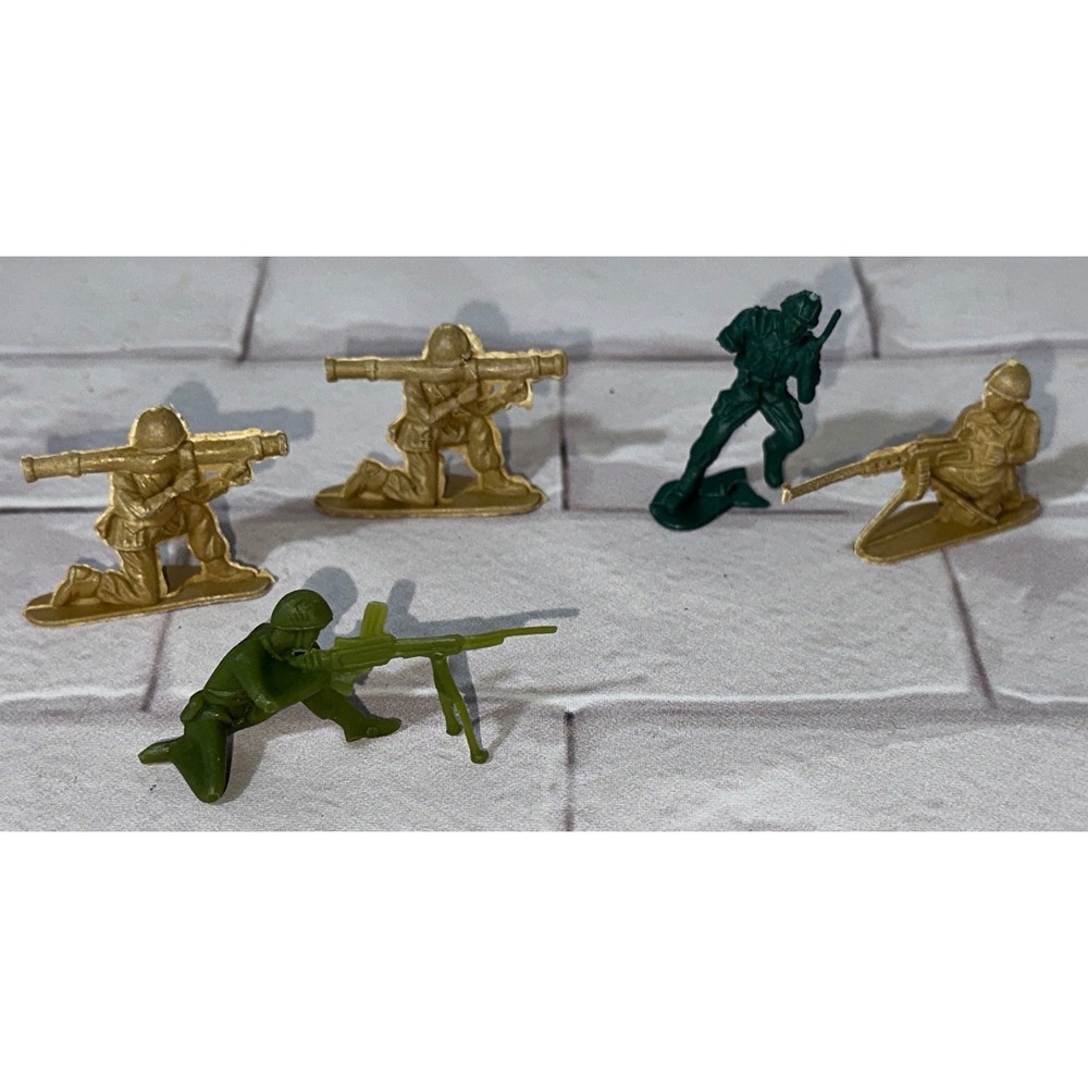 Vintage Plastic Army Men Toy Soldiers Lot 5pc Gold Green Combat Play Set Kids